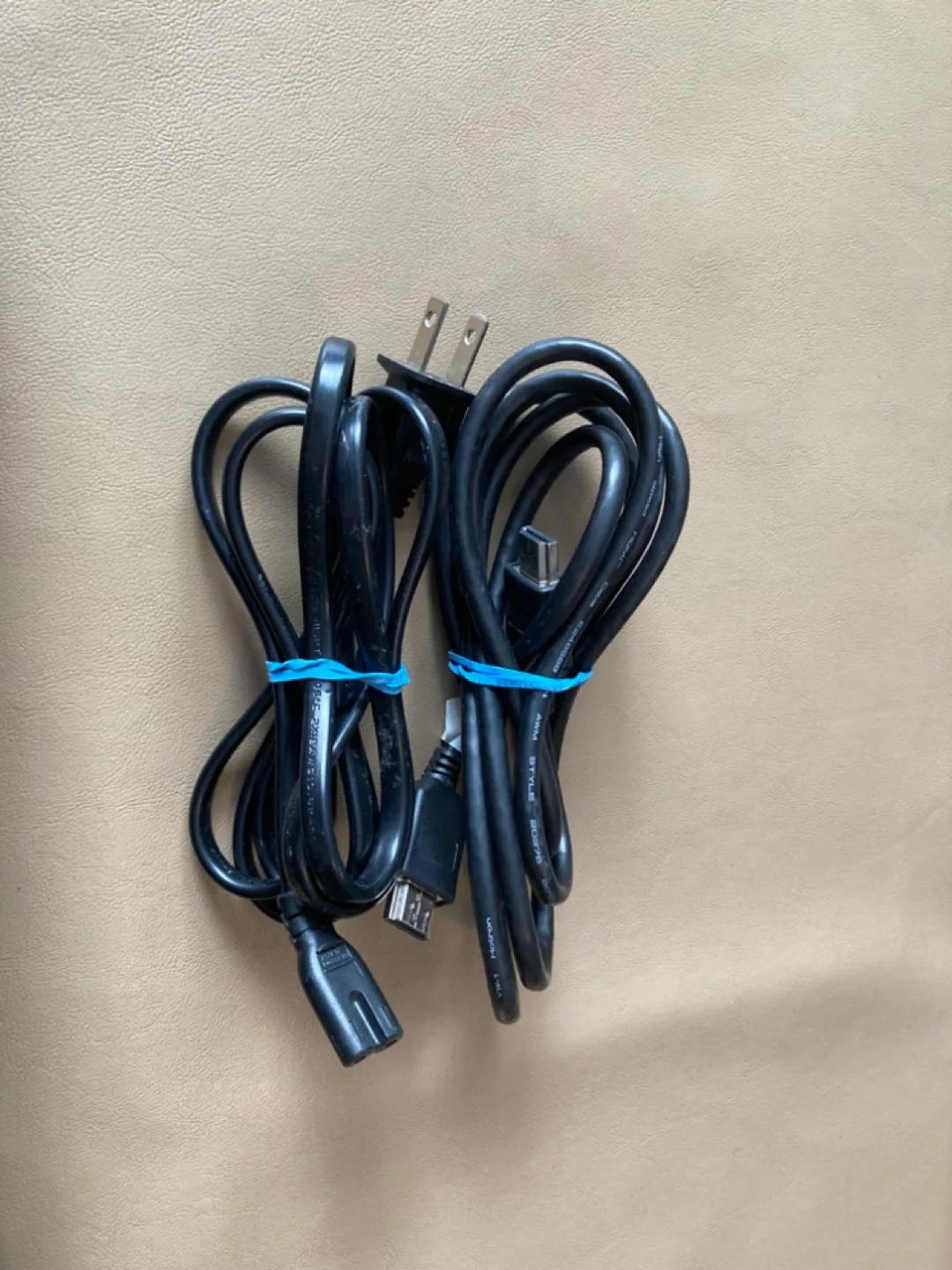 Sony PlayStation 4 Slim Console with 3 Controllers image indicator(4)