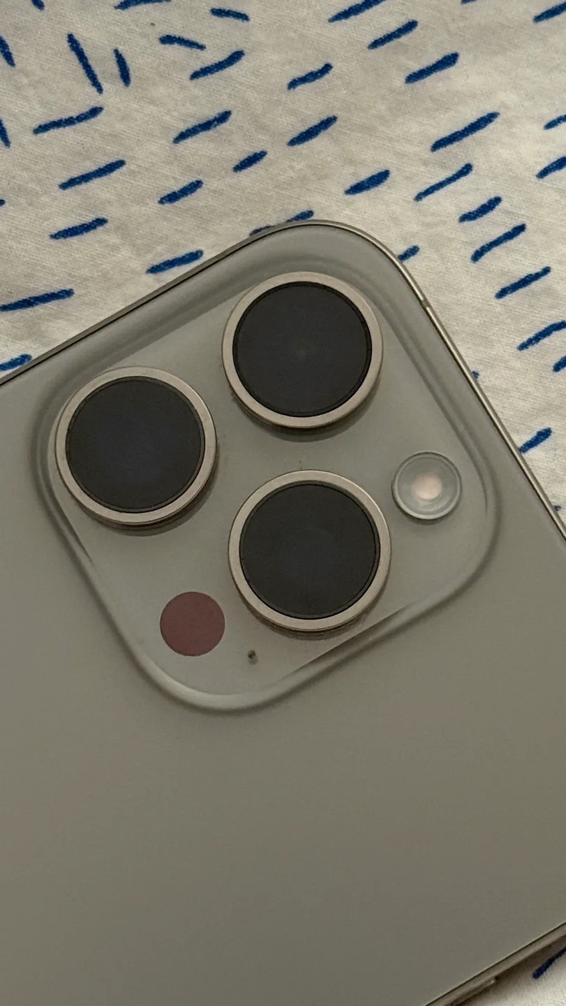 iPhone 15 Pro Max(256GB) With 4 Unique Cases image indicator(5)