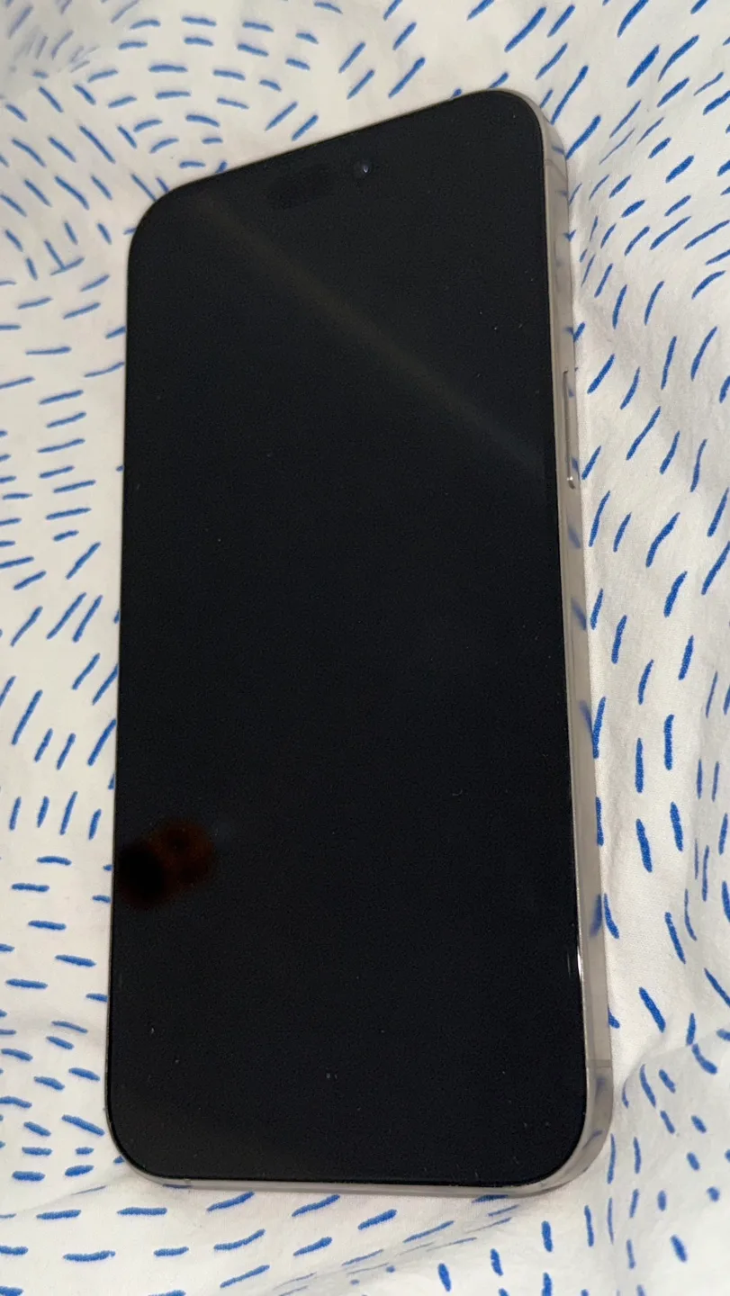 iPhone 15 Pro Max(256GB) With 4 Unique Cases image indicator(3)