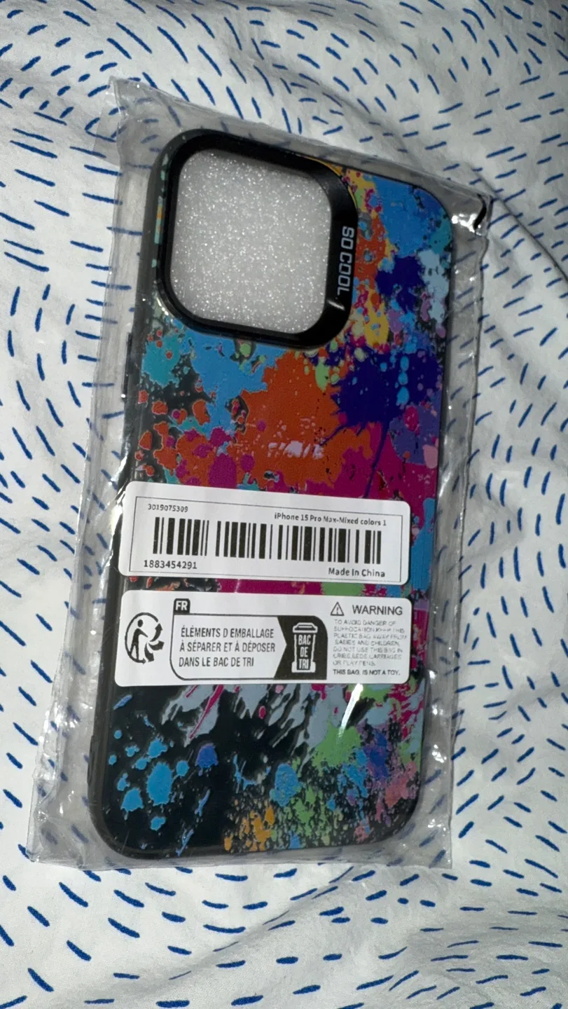 iPhone 15 Pro Max(256GB) With 4 Unique Cases image indicator(9)