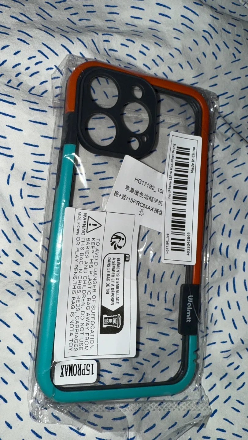 iPhone 15 Pro Max(256GB) With 4 Unique Cases image indicator(10)