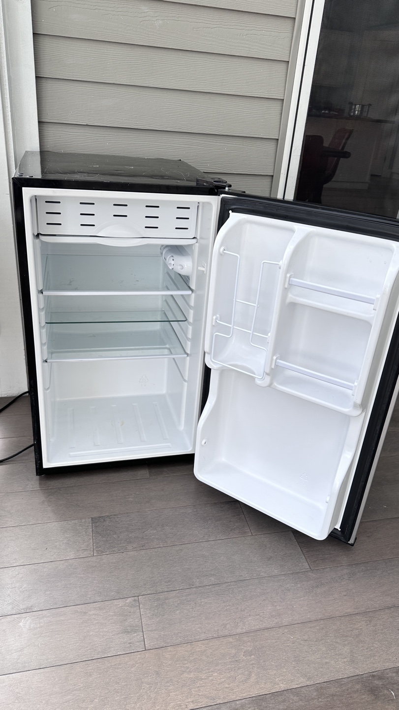 Moving Sale – Everything is FREE! - photo 4