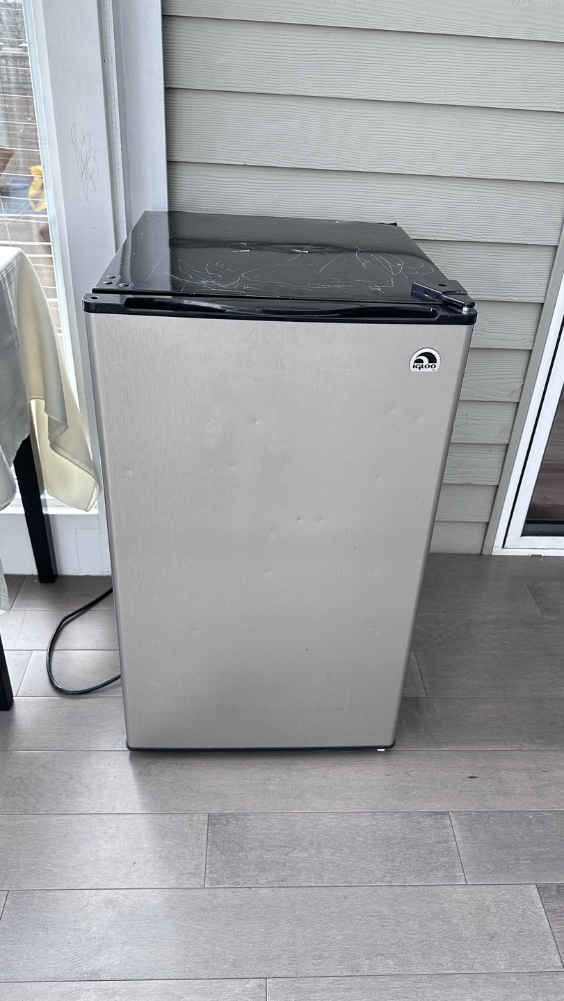 Moving Sale – Everything is FREE! - photo 3