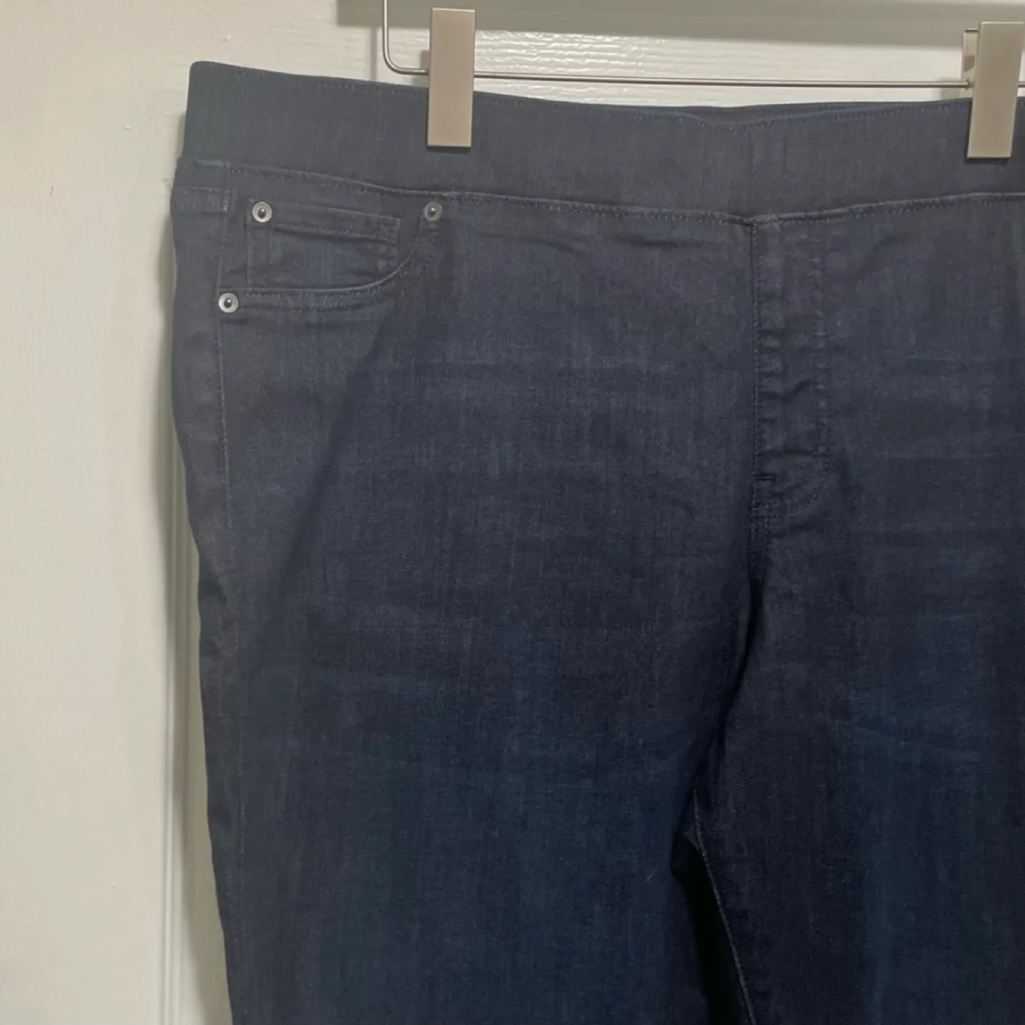 Amazon Essentials Women's Pull-On Jegging image indicator(8)