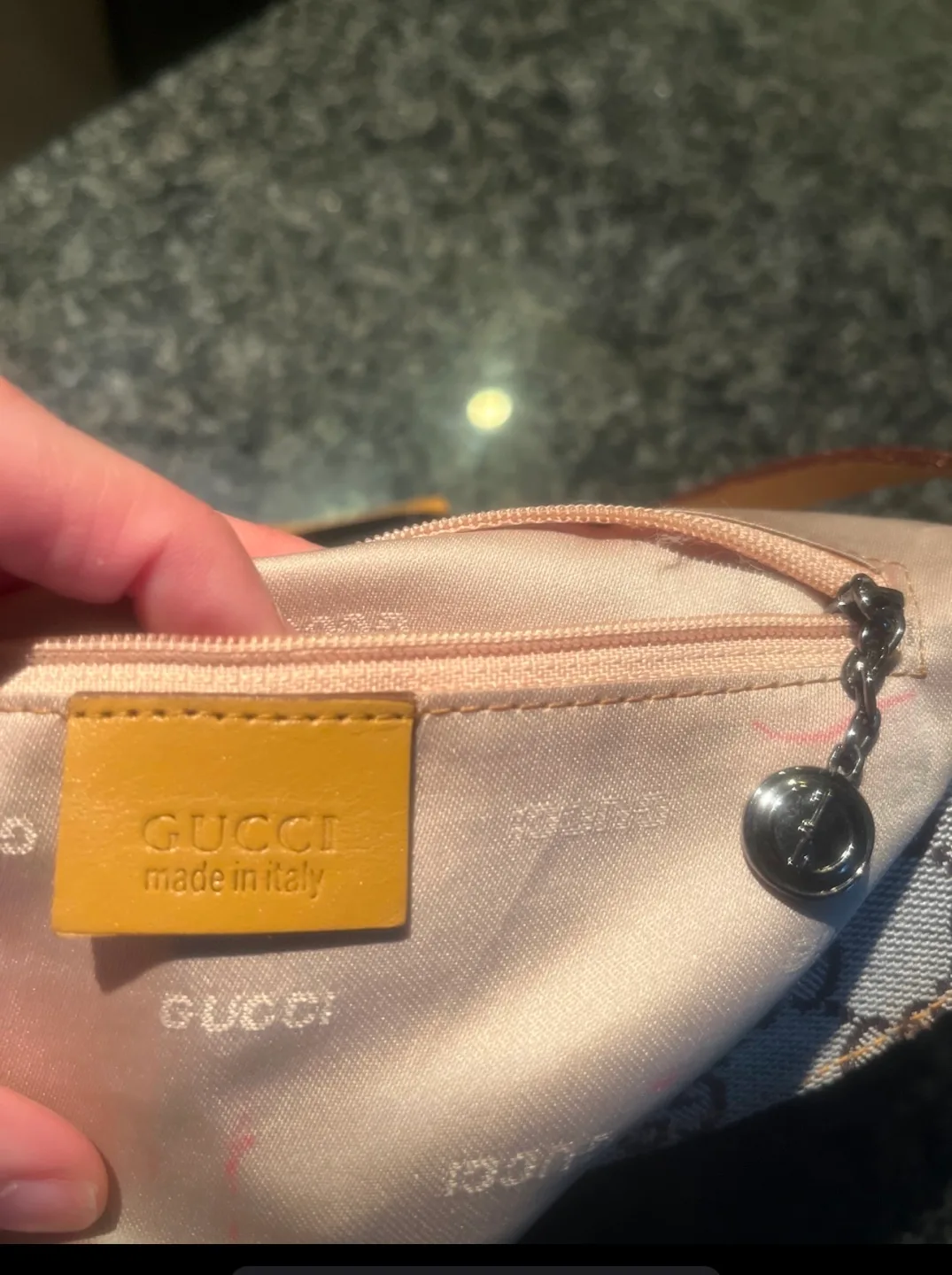 Gucci GG Beige Shoulder Bag image indicator(5)