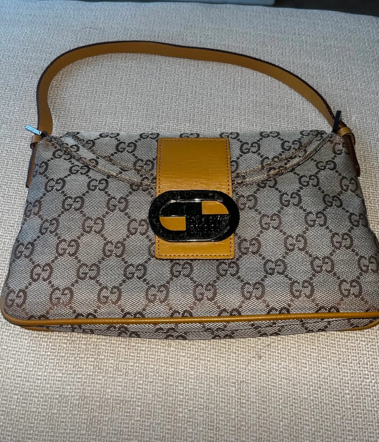 Gucci GG Beige Shoulder Bag image indicator(4)