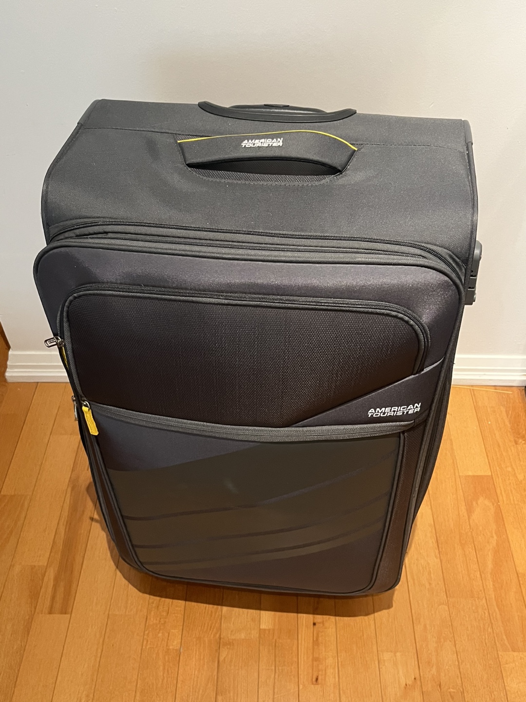 American Tourister Suitcase - photo 3