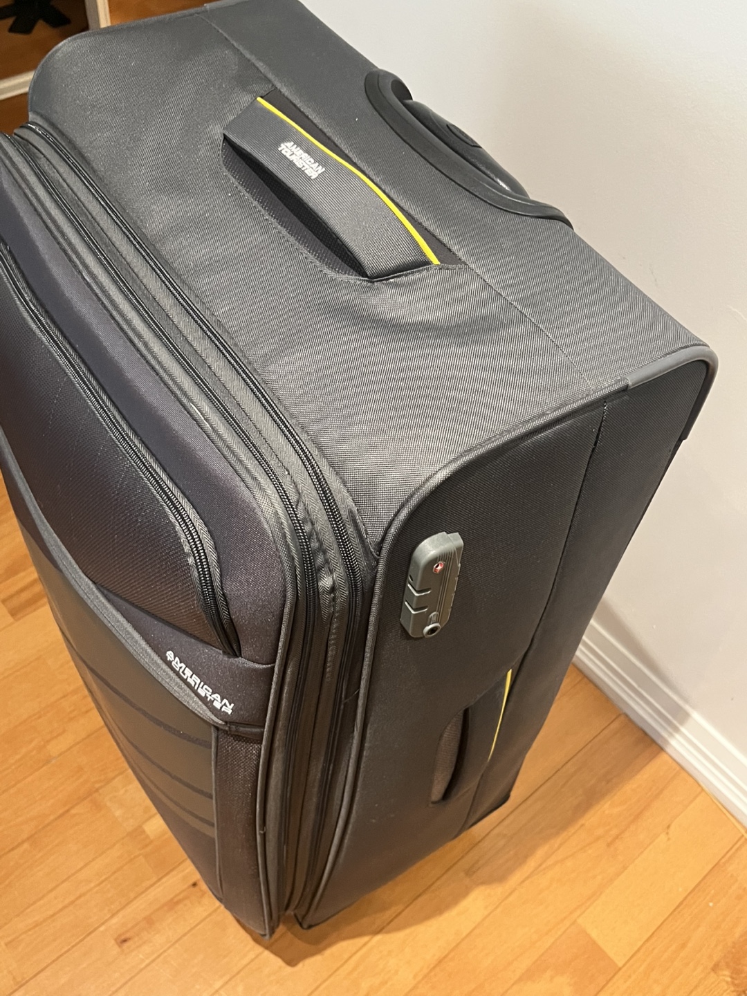 American Tourister Suitcase - photo 4
