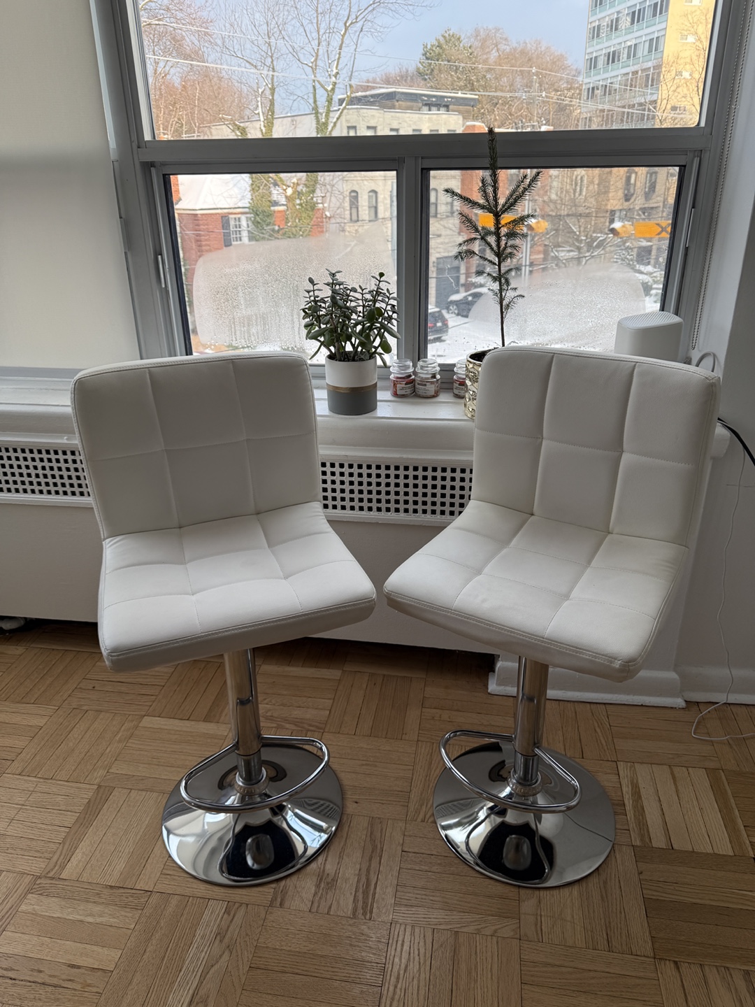 Pair of White PU Leather Bar Stools - photo 3