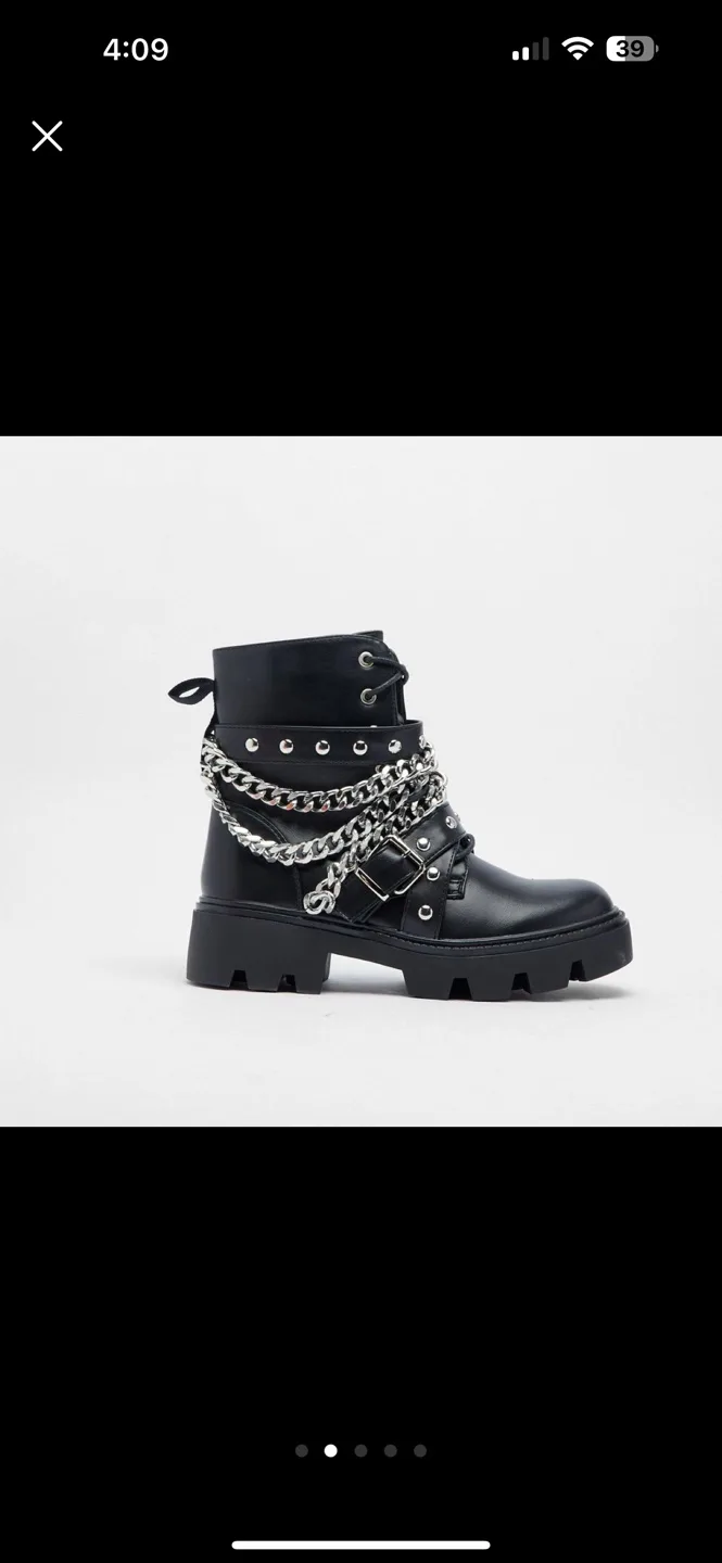 Black Chunky Chain Detail Boots image indicator(3)