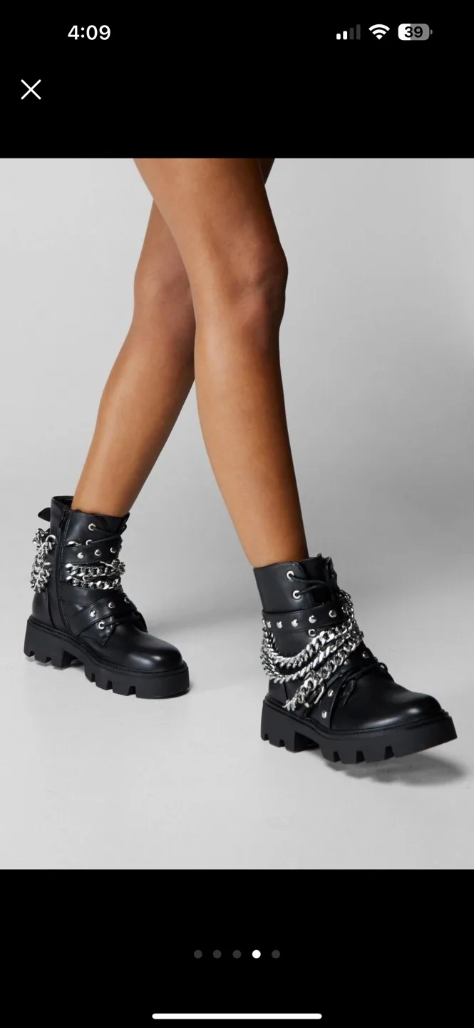 Black Chunky Chain Detail Boots image indicator(5)