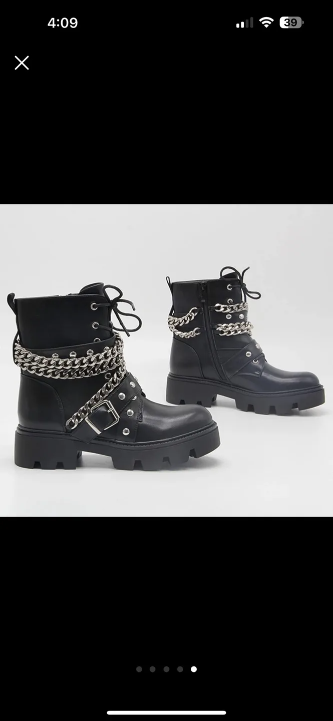 Black Chunky Chain Detail Boots image indicator(6)