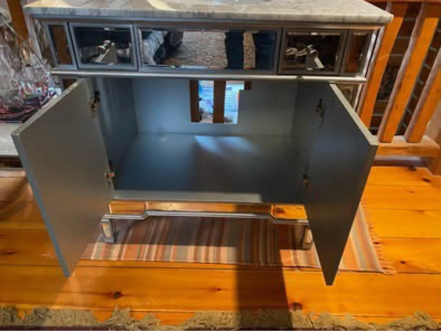 Elegant Mirrored Vanity Set with Swan Faucet image indicator(2)