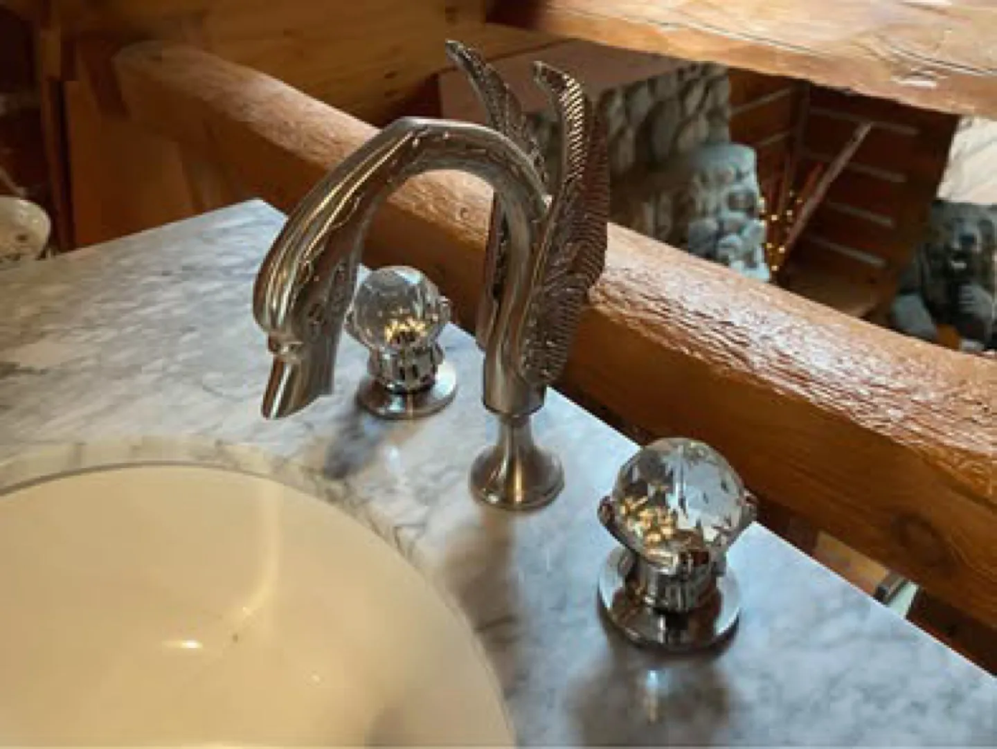 Elegant Mirrored Vanity Set with Swan Faucet image indicator(3)