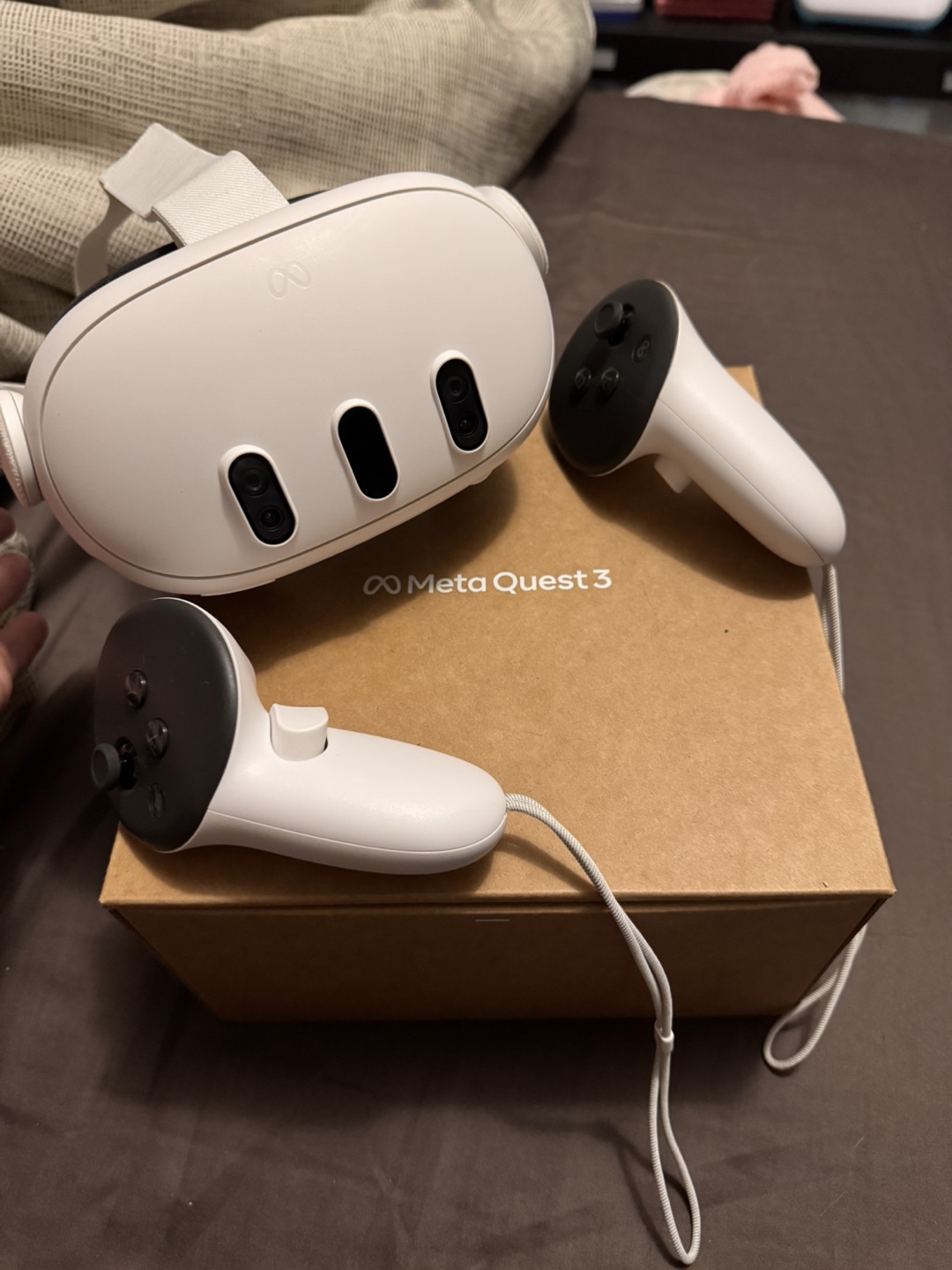 Meta Quest 3 VR Headset with Controllers - Brand New - photo 5