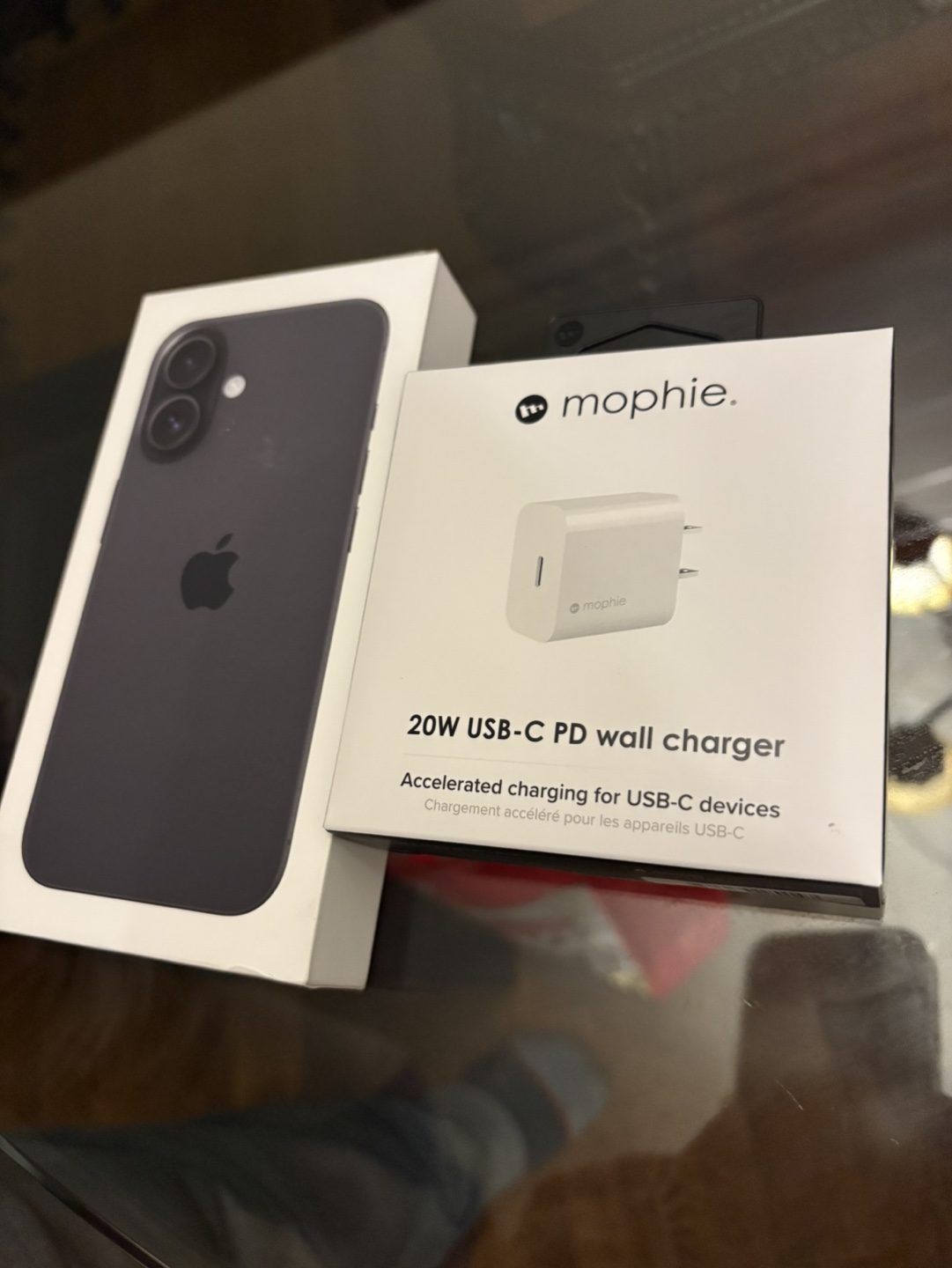 iPhone 16 - photo 2