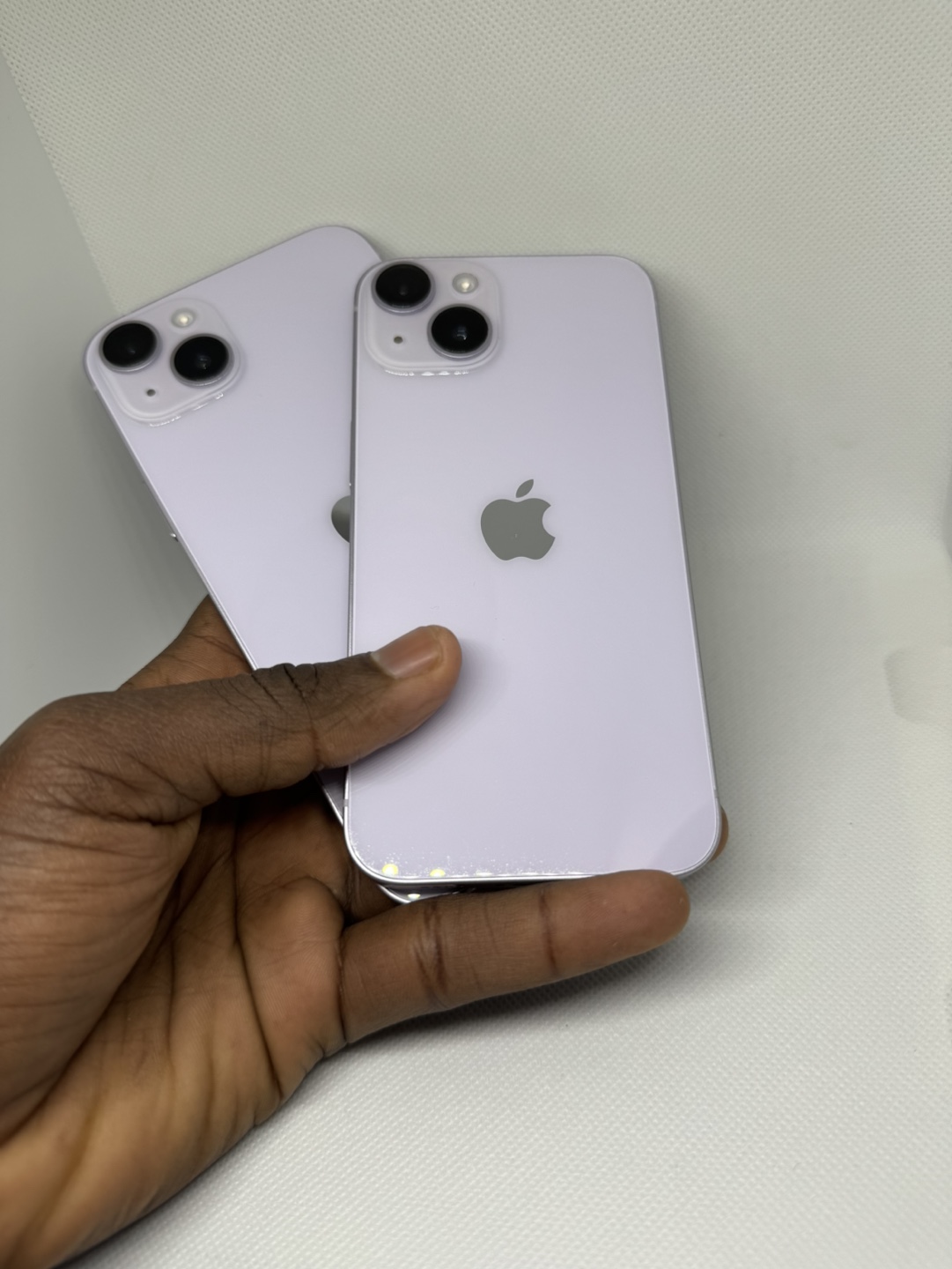 Pair of Purple iPhone 14 Plus and iPhone 14 - photo 2