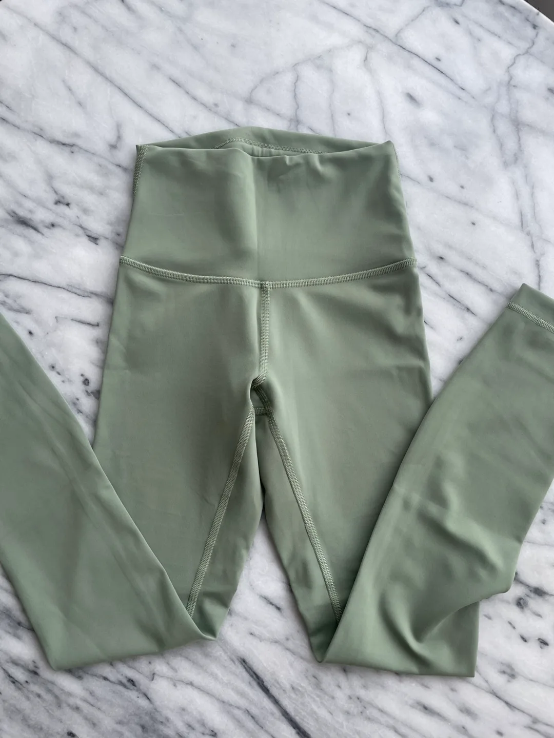 Lululemon leggings image indicator(2)