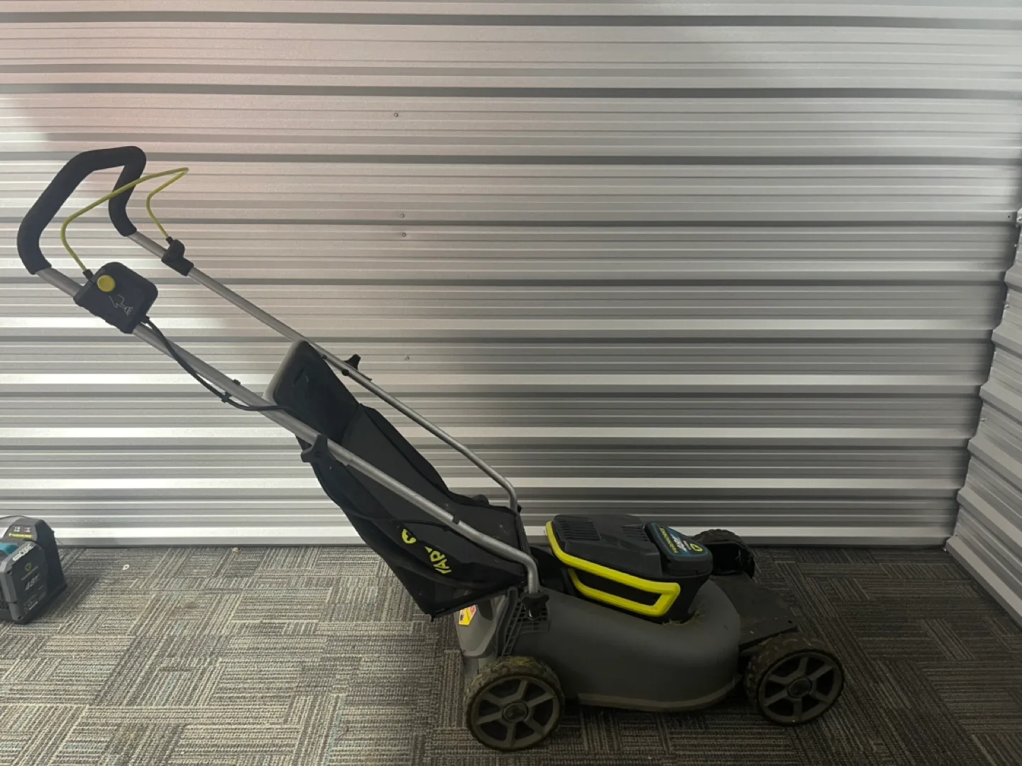 Yardworks 48V Max Li-ion Cordless Lawn Mower image indicator(4)