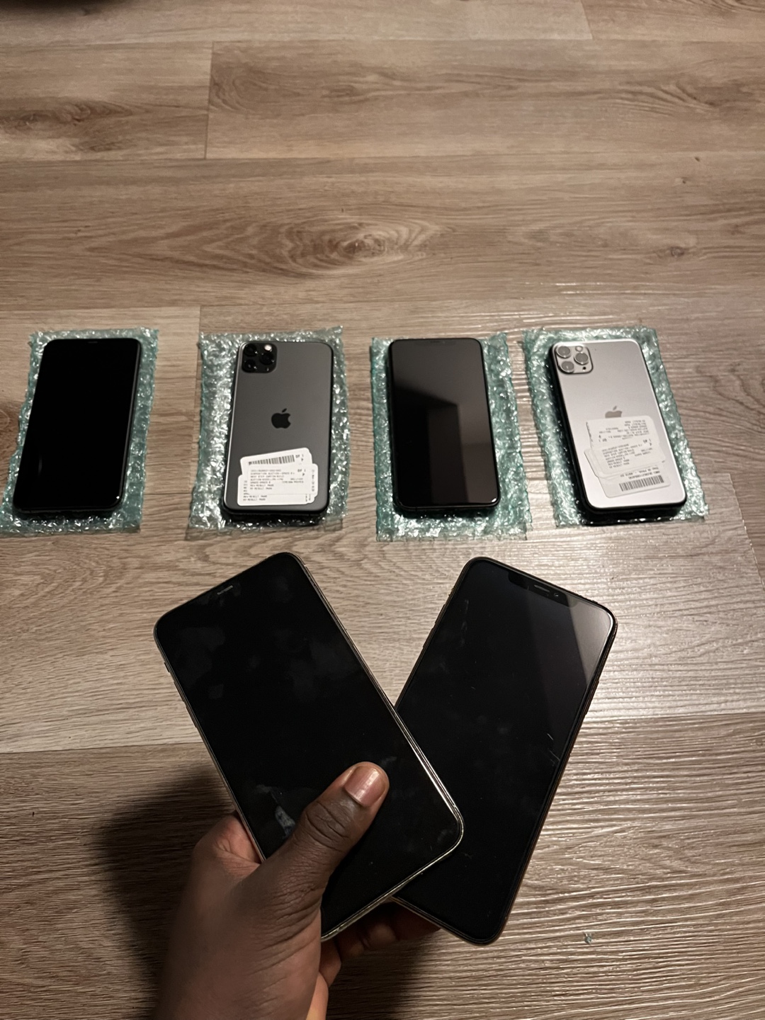 iPhone 11 Pro Max - photo 2