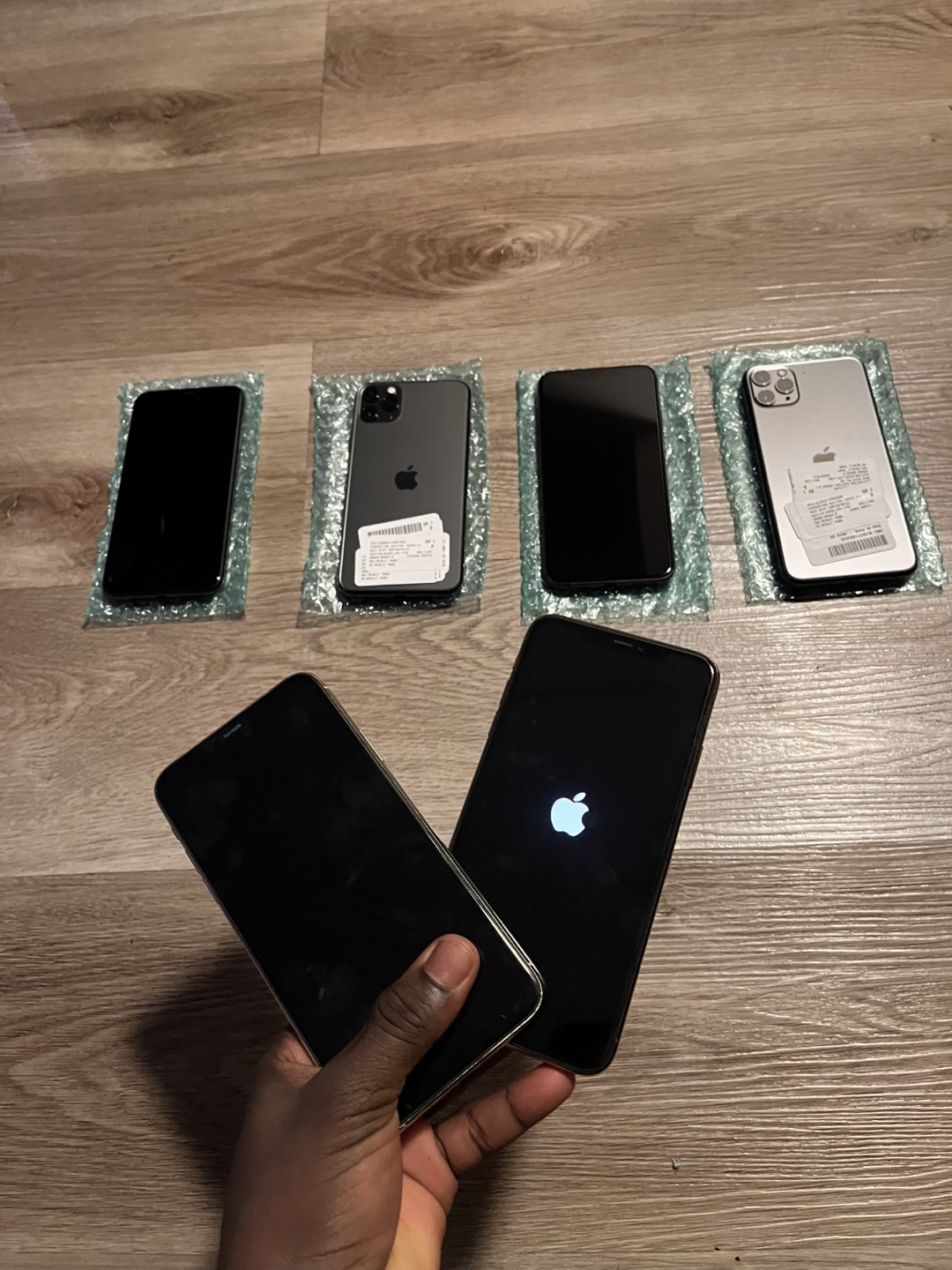 iPhone 11 Pro Max - photo 3