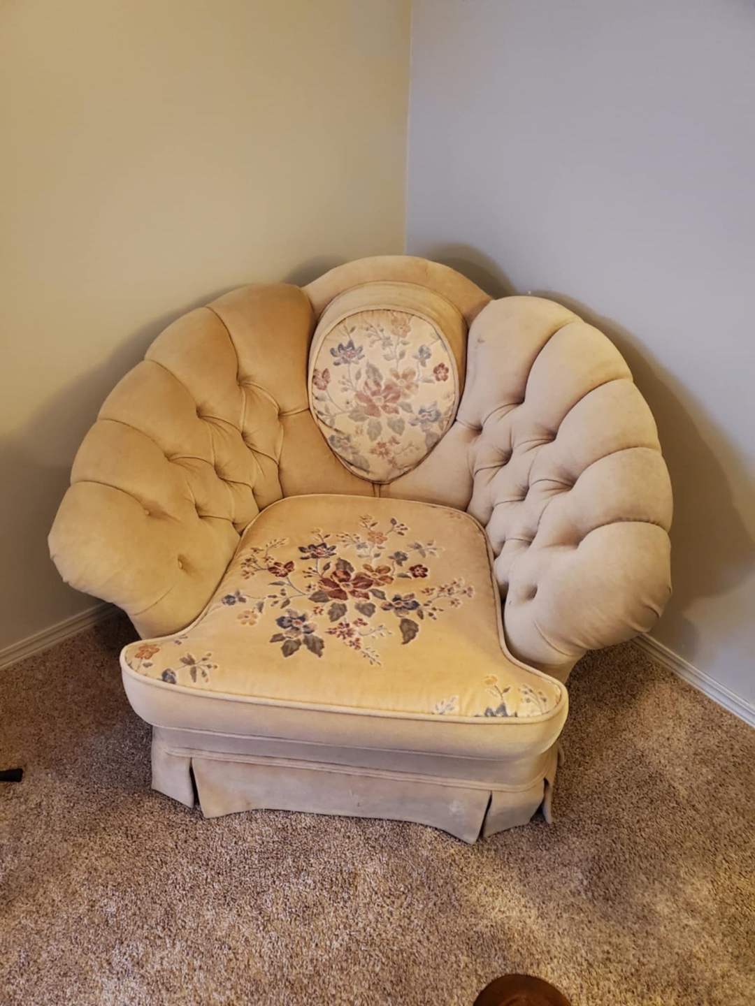Vintage Floral Button Tufted Sofa and Chair Set - photo 3