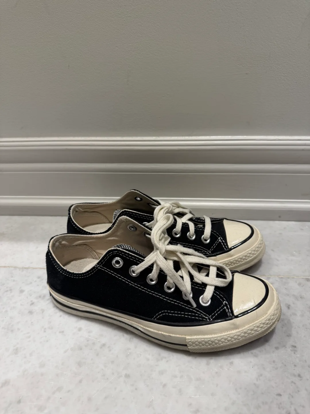 Converse Sneakers, women’s size 6.5 image indicator(2)