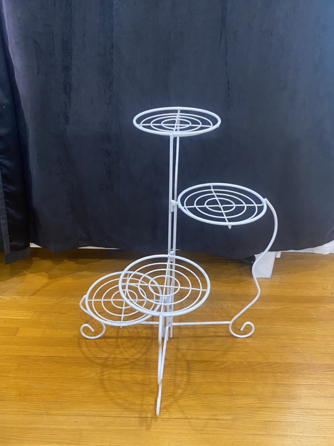 White Metal 4-Tier Plant Stand