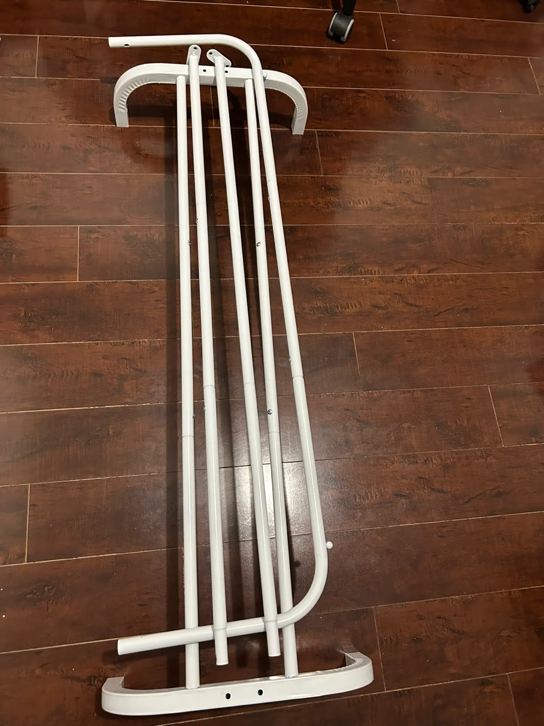 White Metal Clothing Rack image indicator(8)