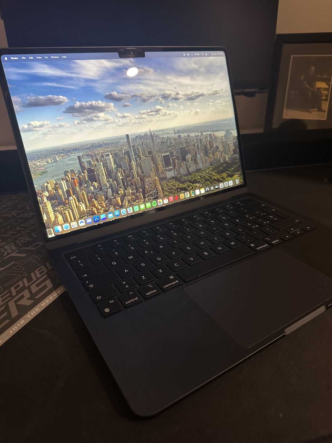 MacBook Air M2 2022 - 8GB RAM - 256GB Storage