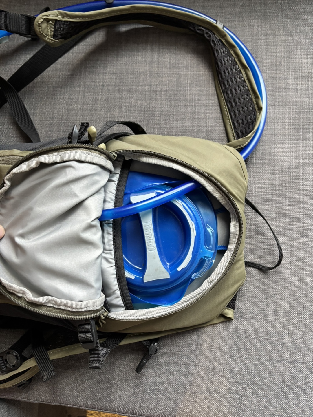 CamelBak Lobo 9 Hydration Pack - photo 3