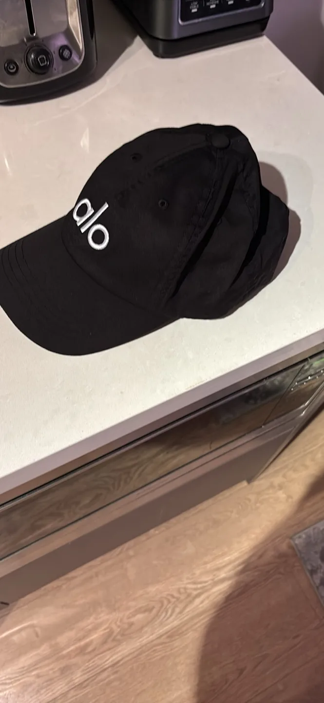 Alo Yoga Black Baseball Cap image indicator(2)
