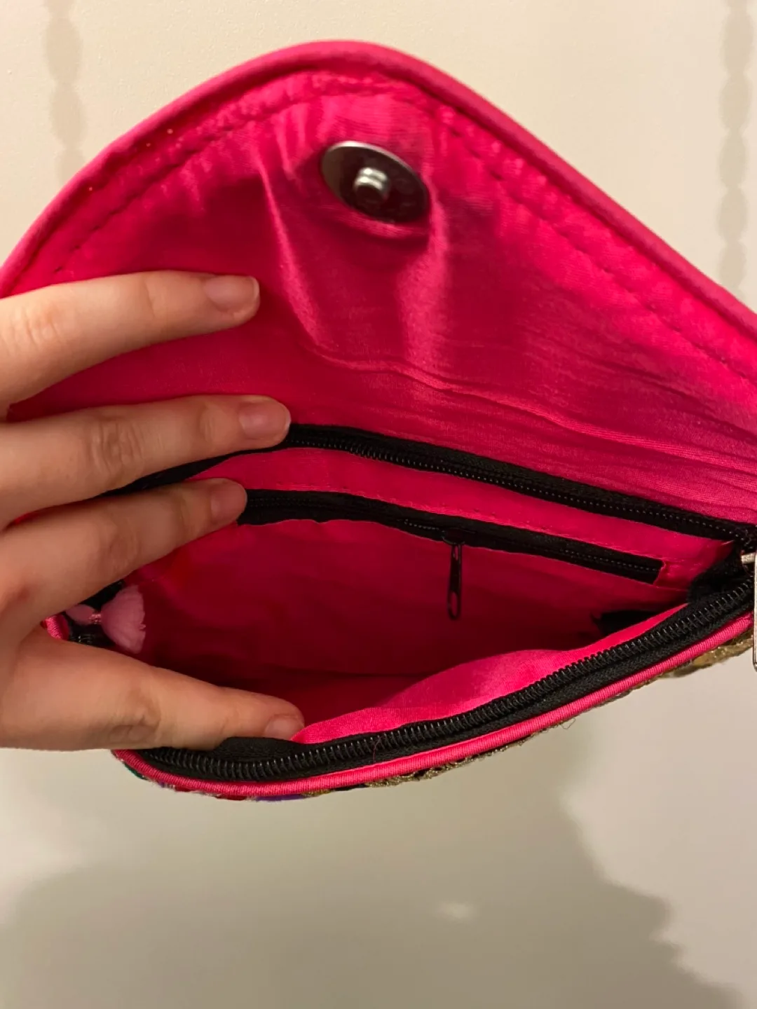 Embroidered Crossbody Bag image indicator(4)