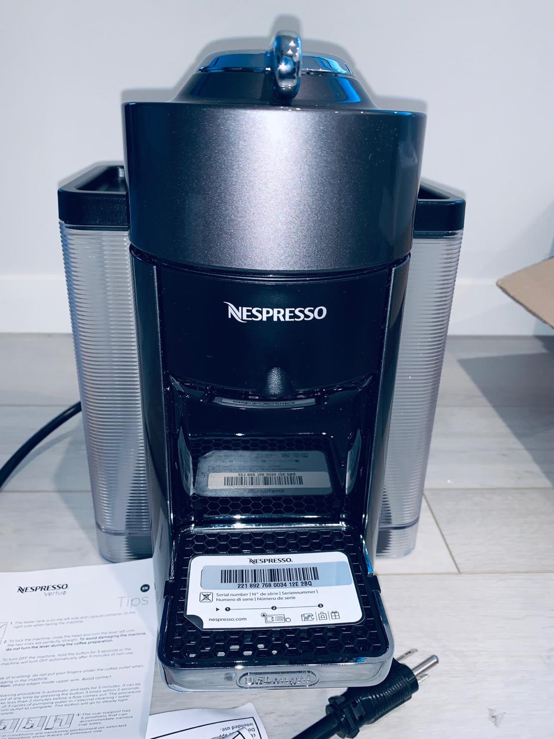 Brandnew Espresso Nespresso Vertuo  ( no box)