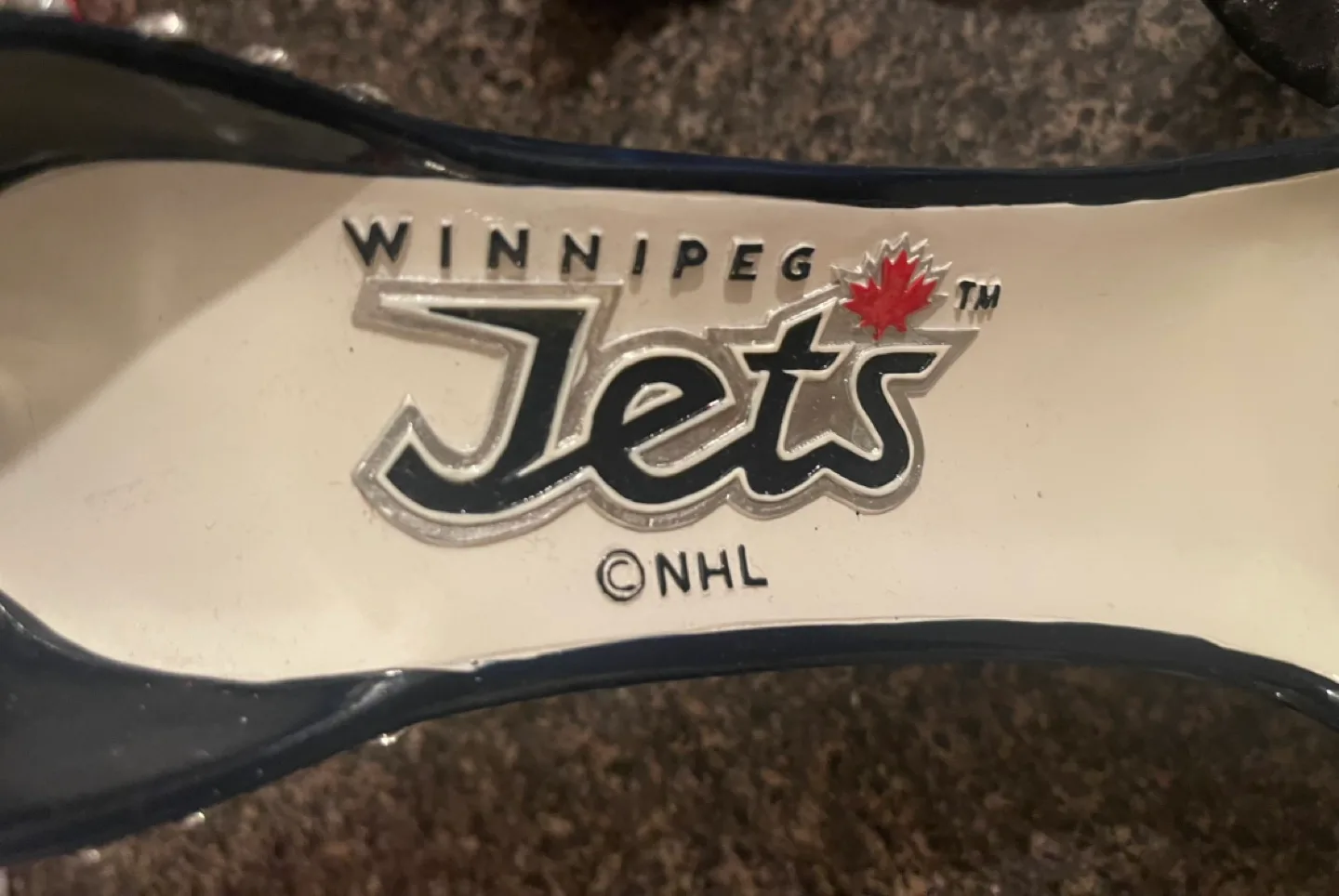 Winnipeg Jets NHL Team Spirit Bottle Holder Shoe image indicator(3)
