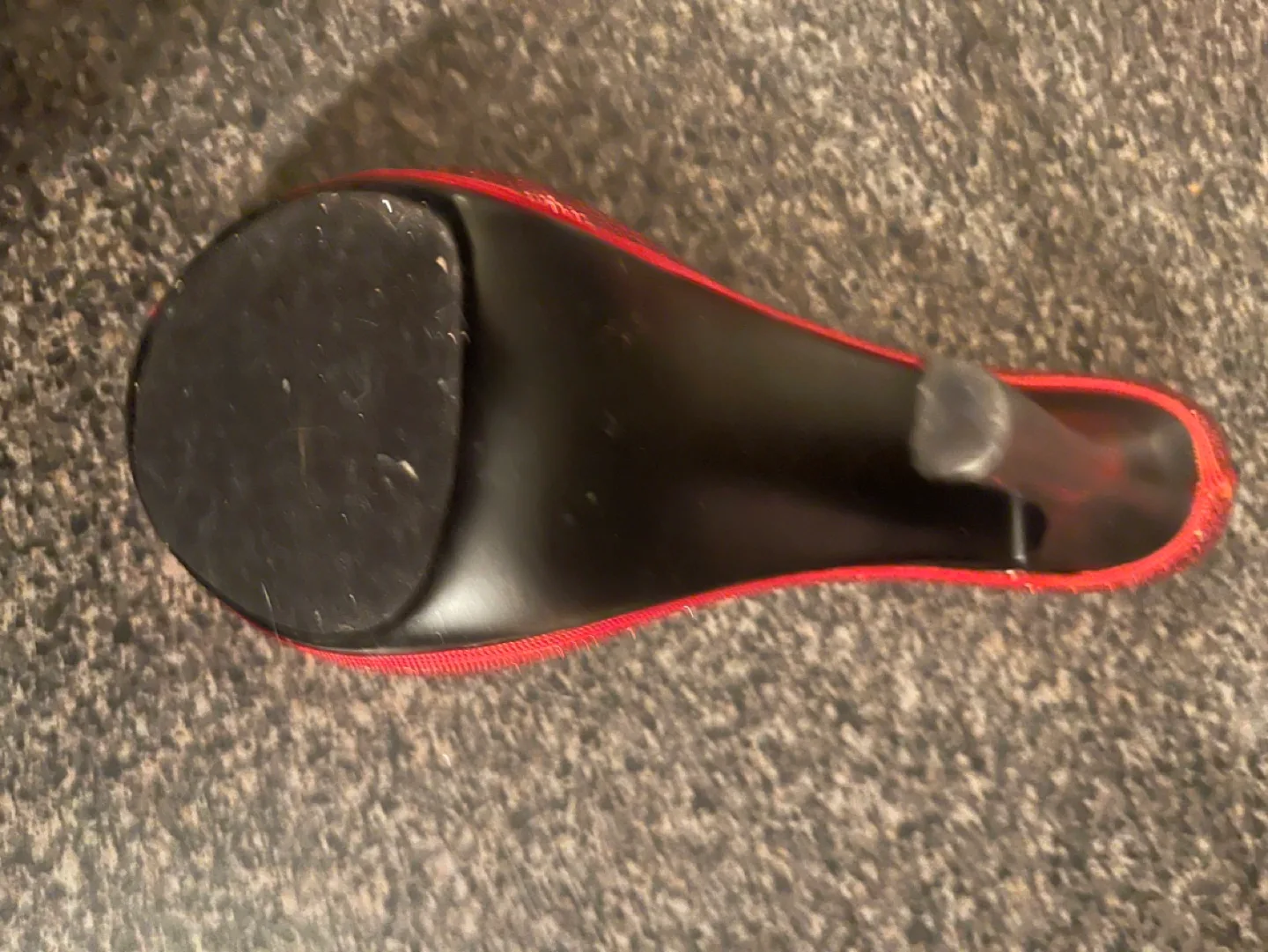 Red Glitter High Heel Shoe Wine bottle holder image indicator(2)