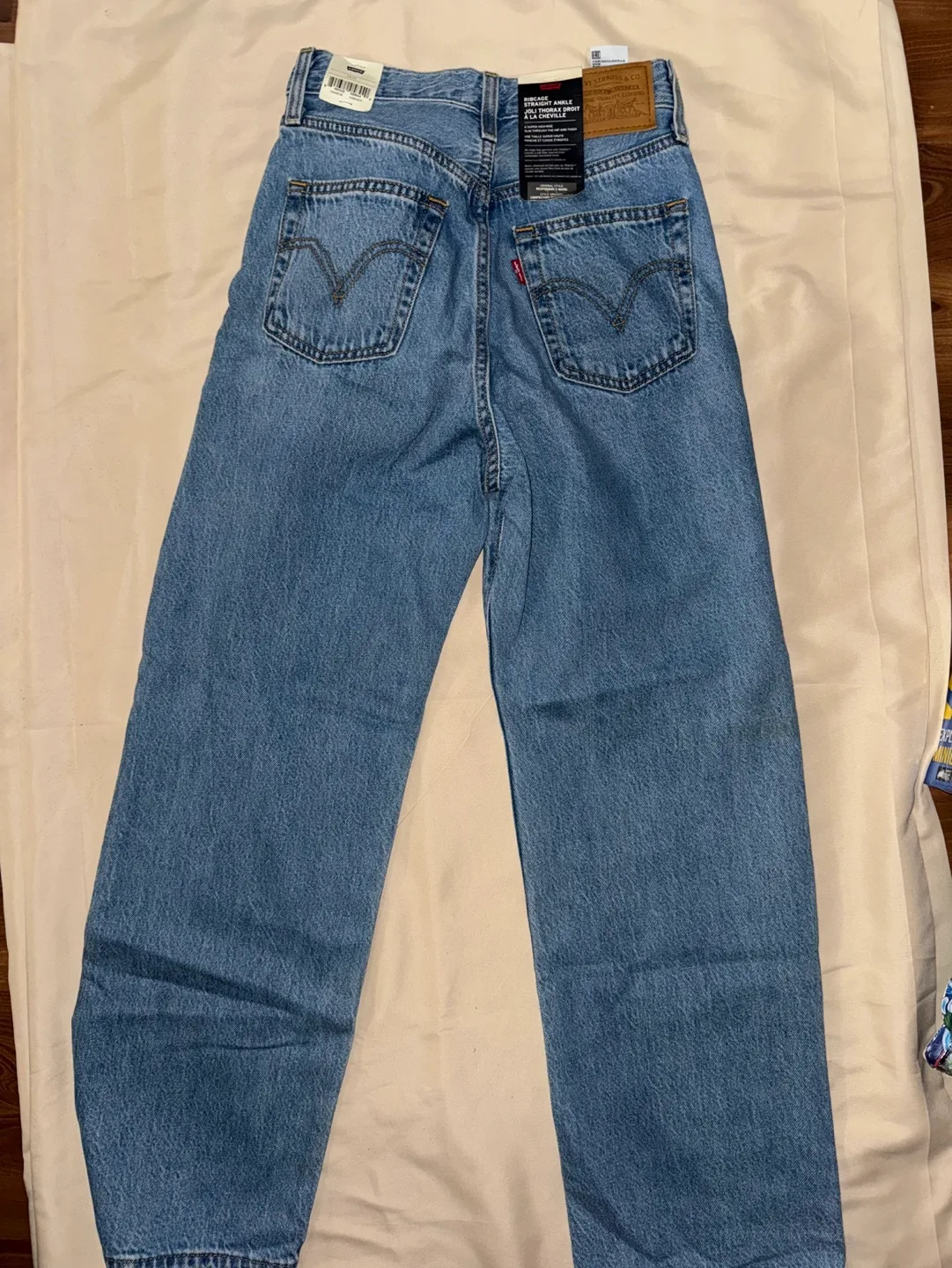 Levi's Premium RIBCAGE STRAIGHT ANKLE WOMEN'S JEANS image indicator(3)