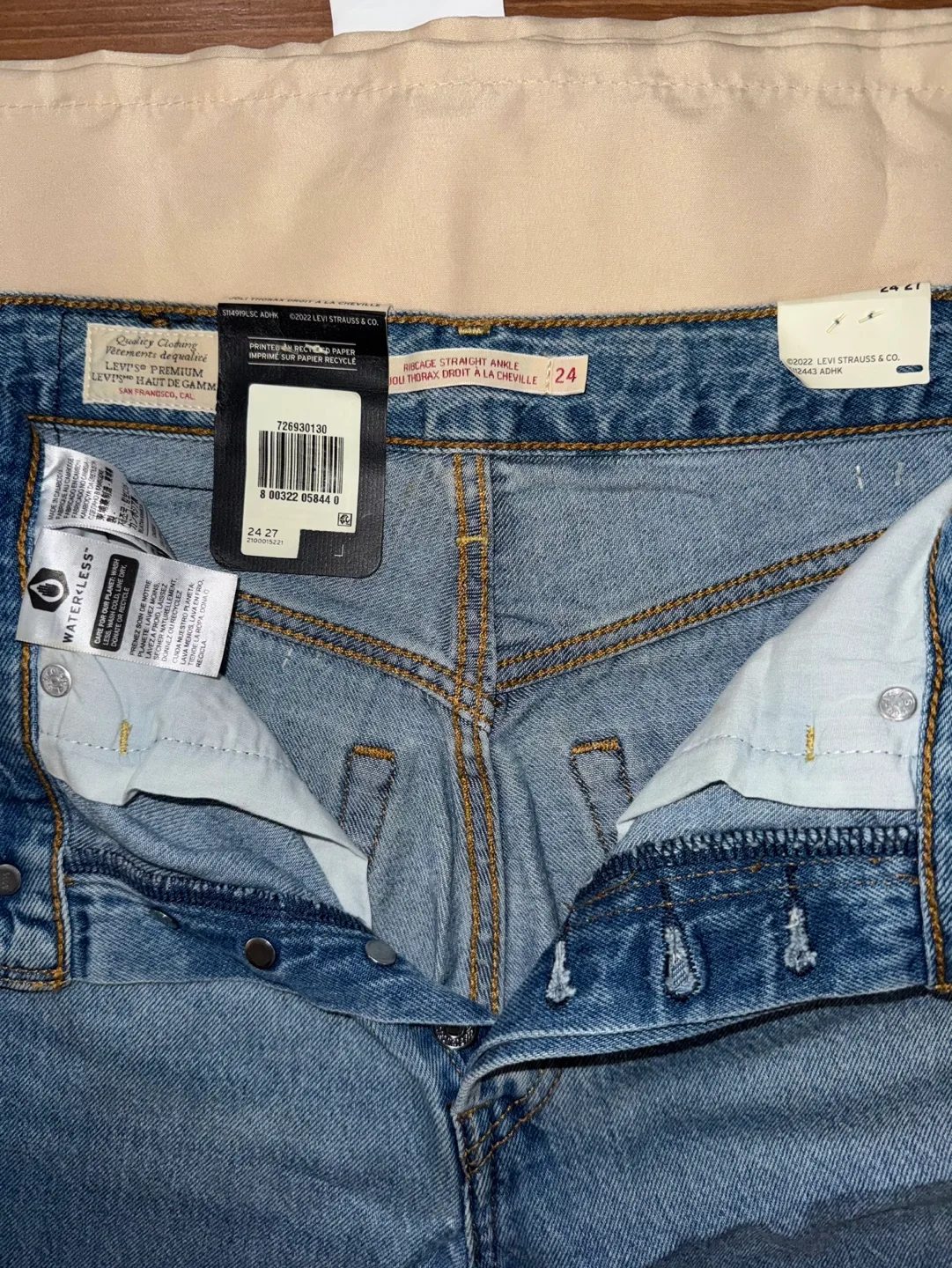 Levi's Premium RIBCAGE STRAIGHT ANKLE WOMEN'S JEANS image indicator(2)