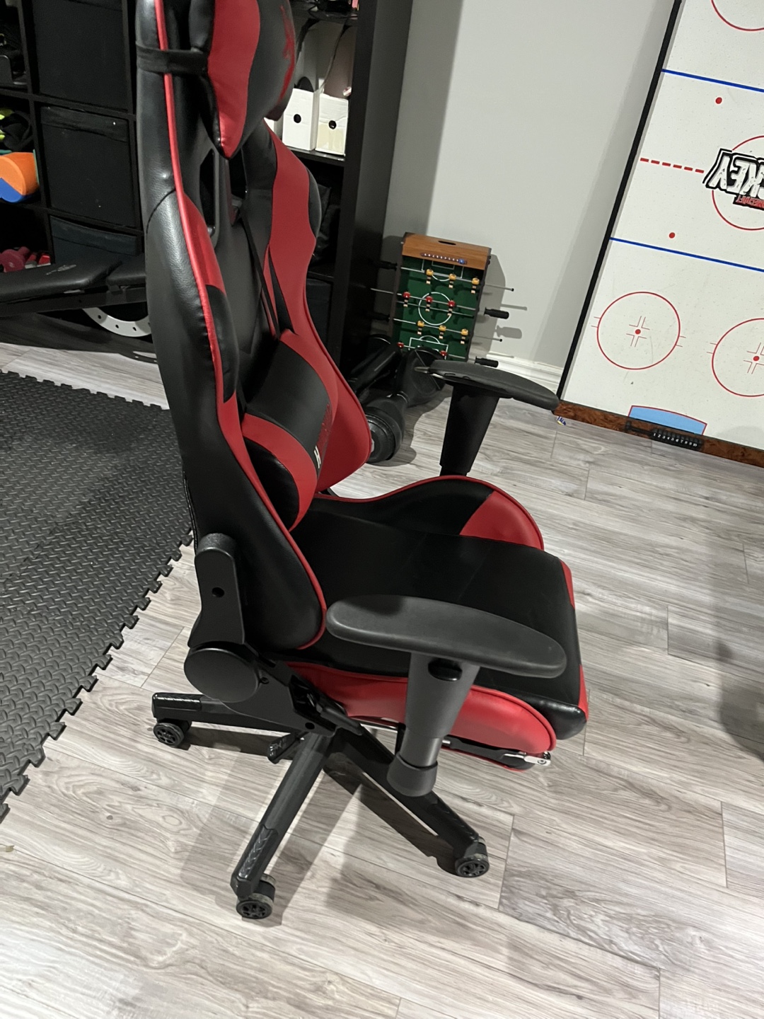 HAWGUAR Red and Black Gaming Chair small damage to arm - photo 2