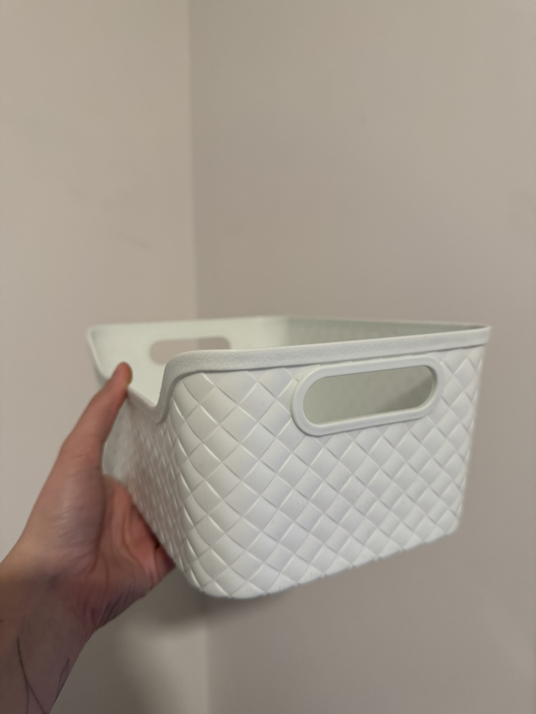 White Plastic Storage Basket - photo 2