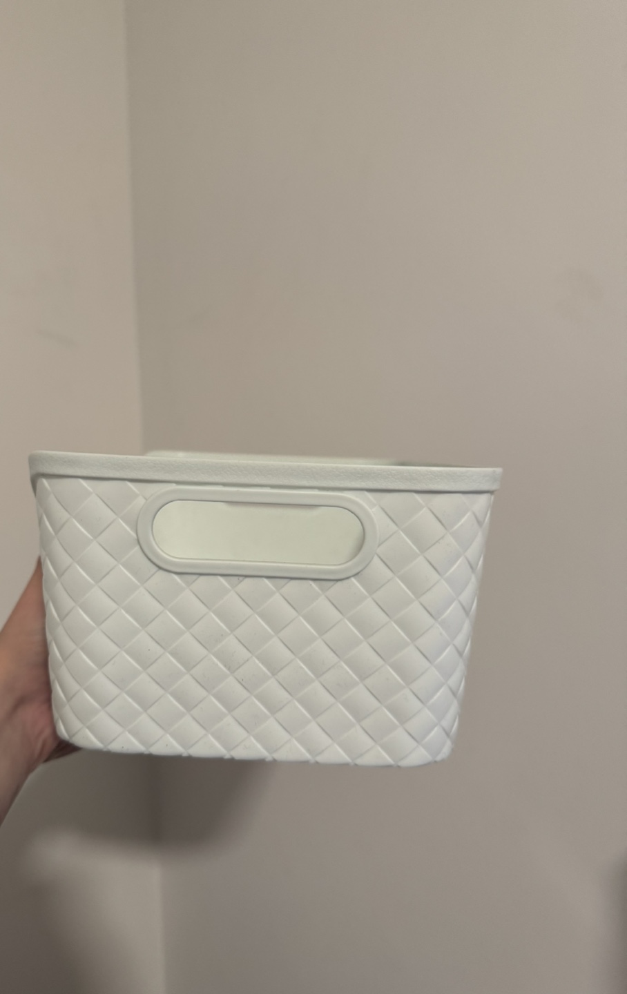 White Plastic Storage Basket - photo 3