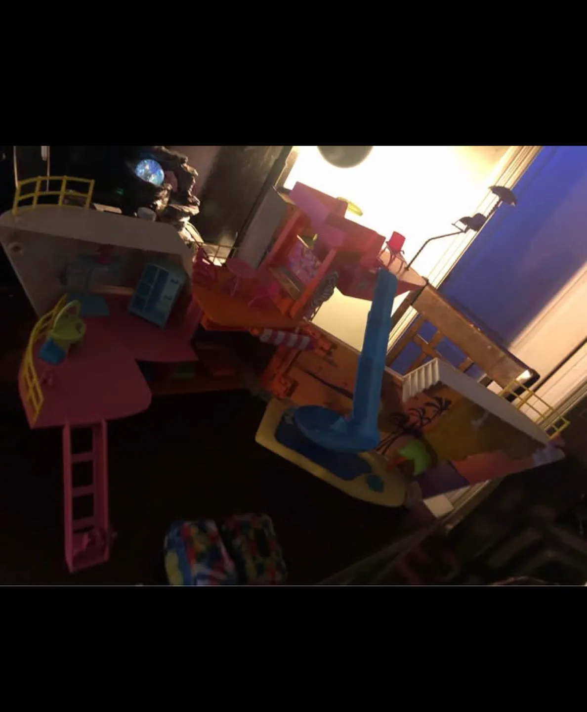 Polly Pocket Cruise Ship Playset 2006 with accessories image indicator(2)