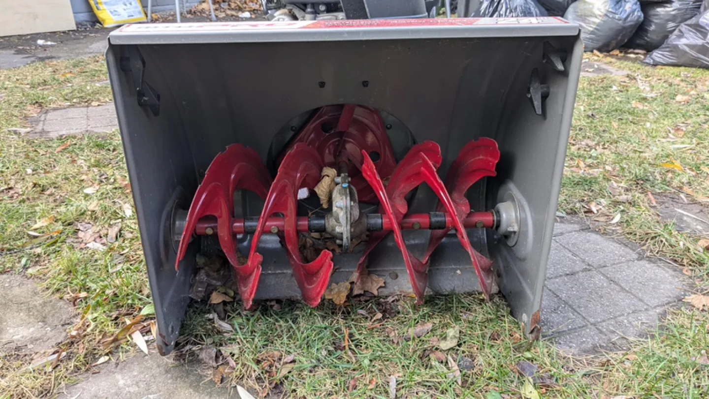 24" Snow Joe Snowblower - Electric Start image indicator(9)