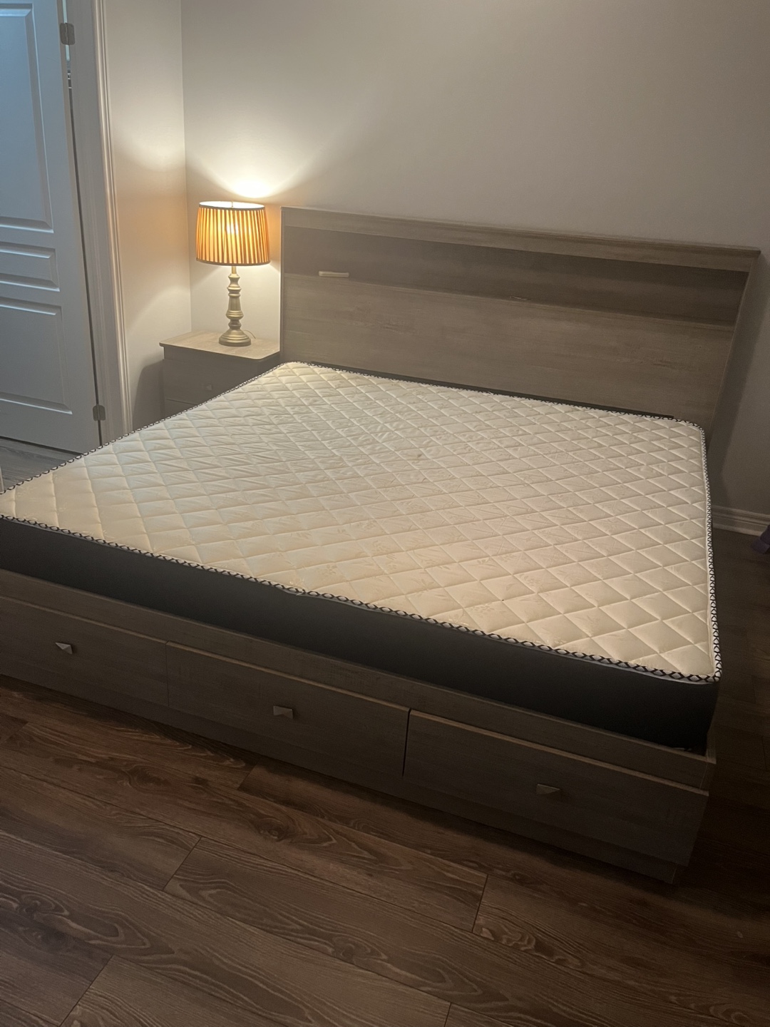 King bed with Mattress, Side table & lamp