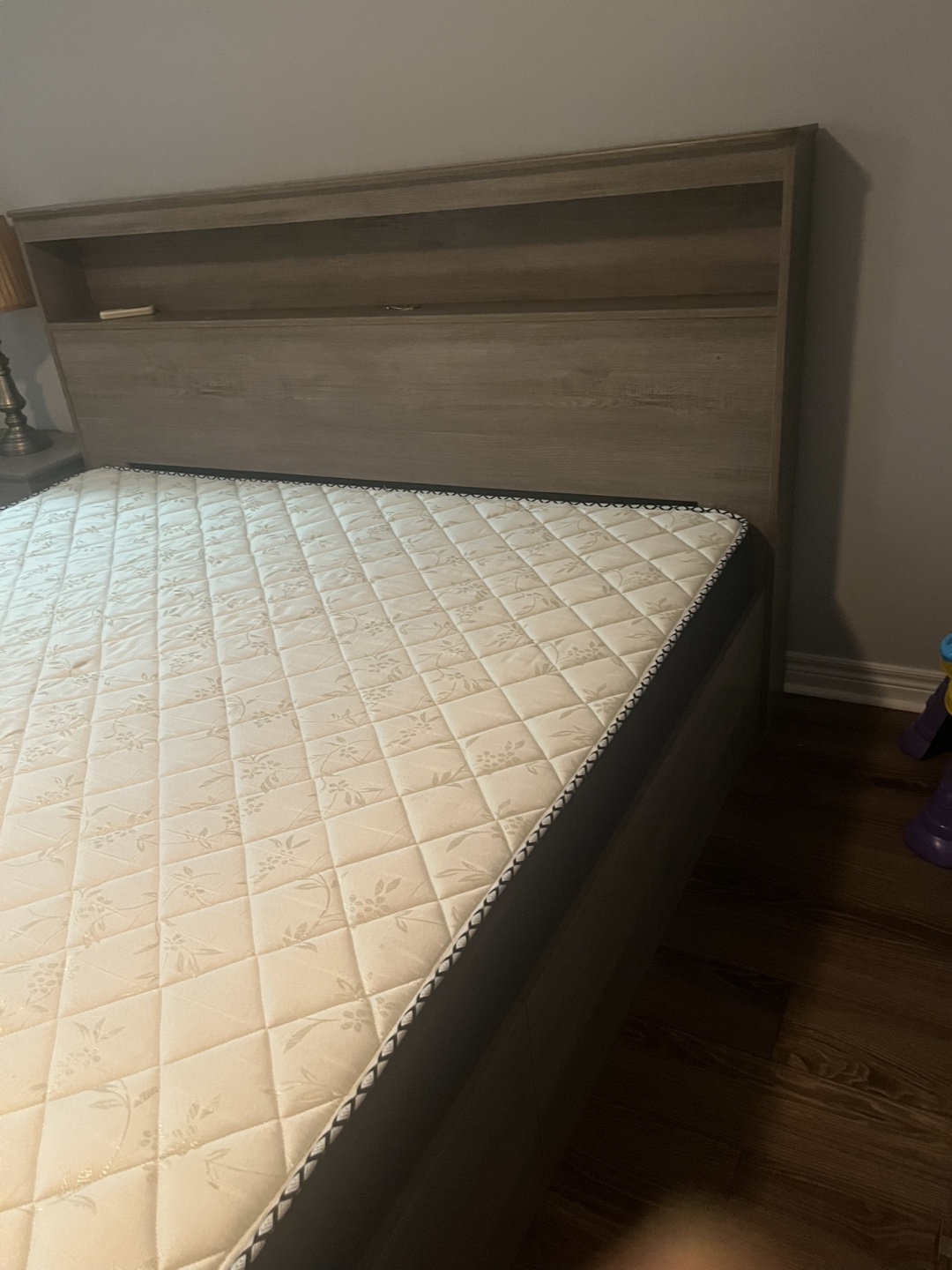 King bed with Mattress, Side table & lamp - photo 3