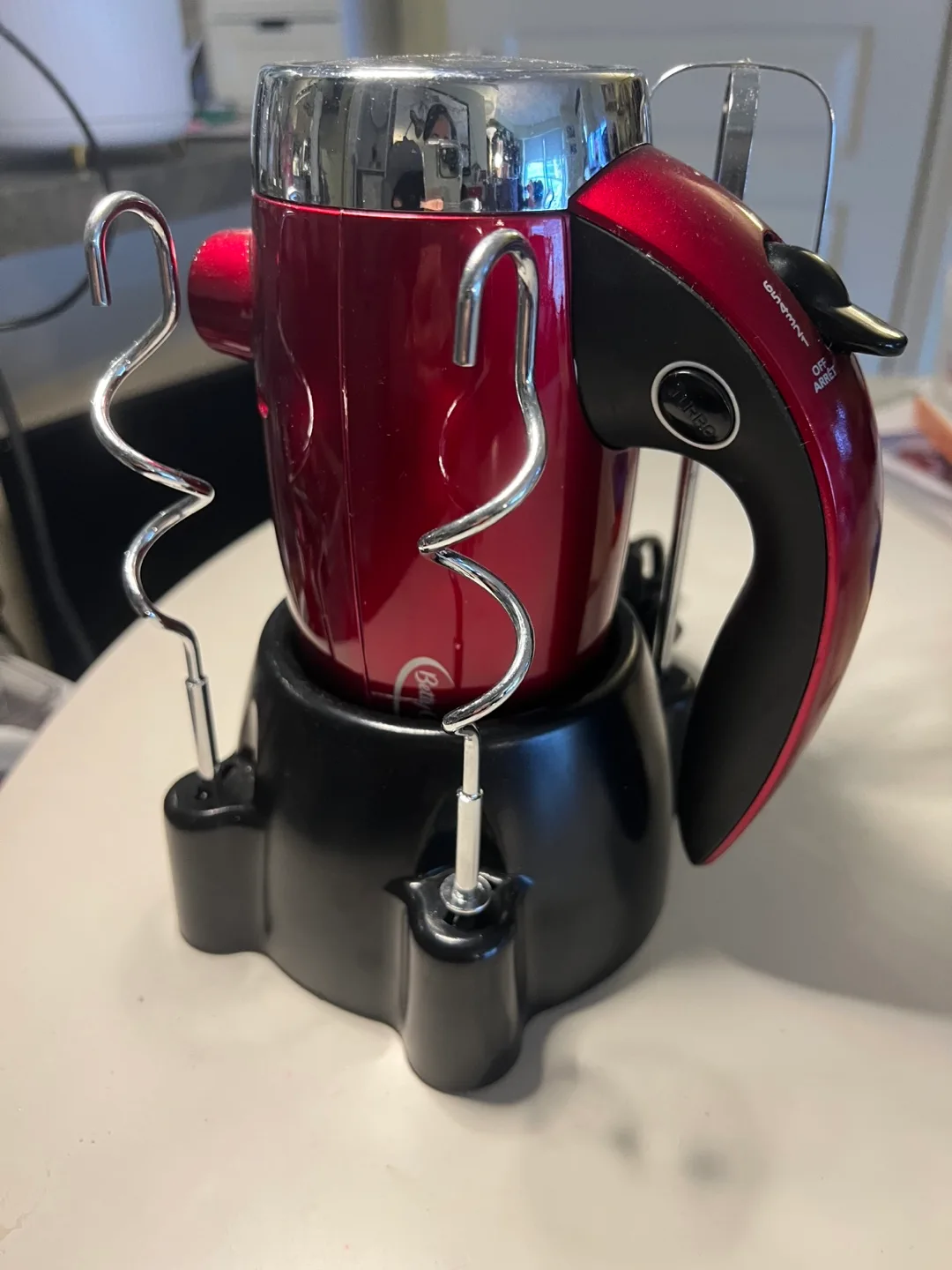 Red Hand Mixer with Attachments image indicator(2)