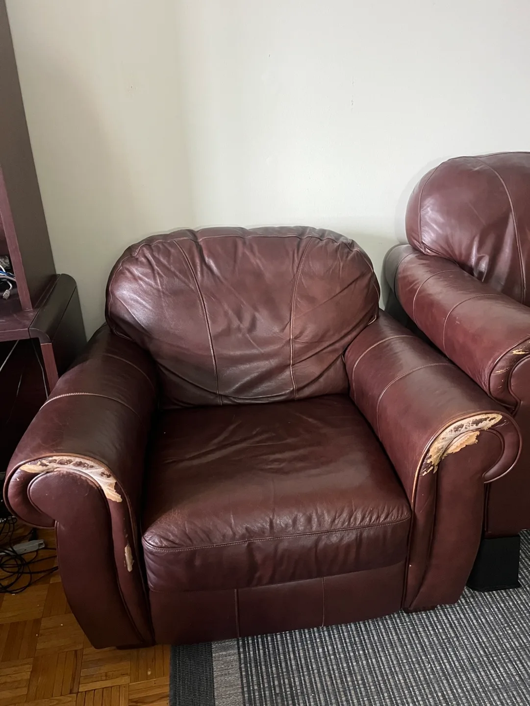 FREE Couch and Chair image indicator(5)