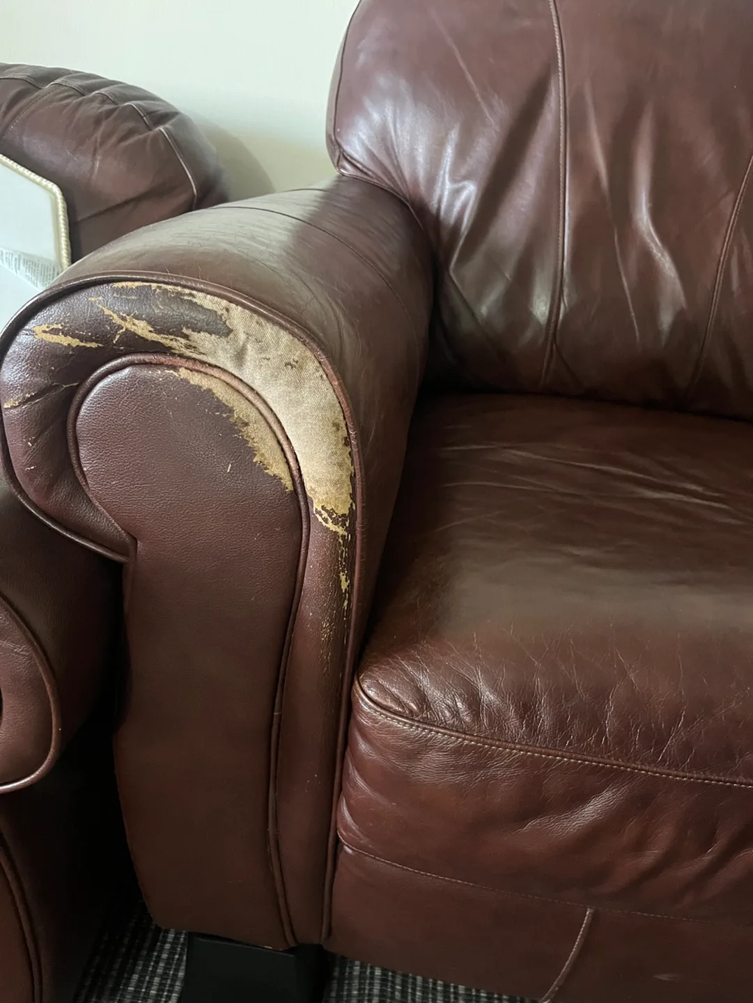 FREE Couch and Chair image indicator(2)