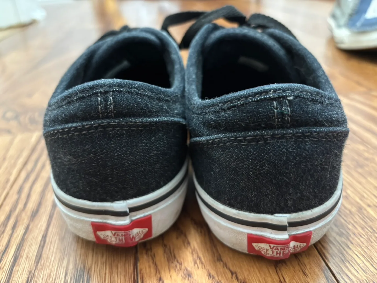 Vans Youth Size 6.0 Black Suede Sneakers image indicator(3)