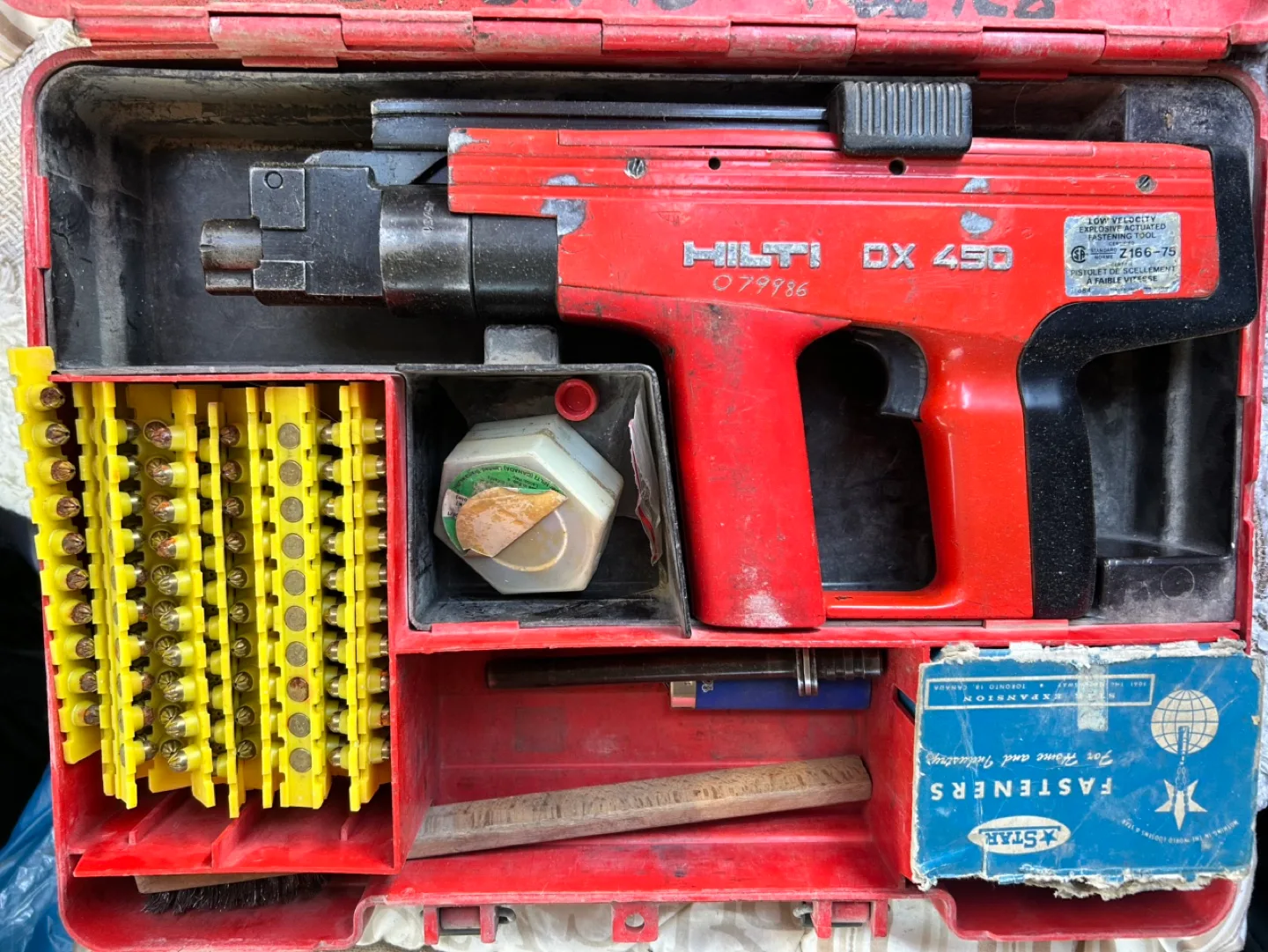 Hilti DX 450 Power Tool with Case and Accessories image indicator(2)